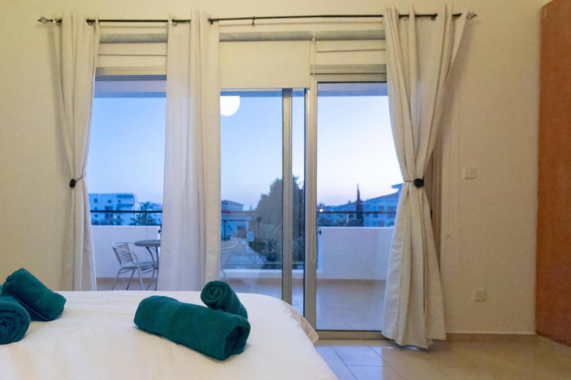 Nefeli Blue-Horizon 2B, Pool, Suites, Big Balconies Paphos 外观 照片